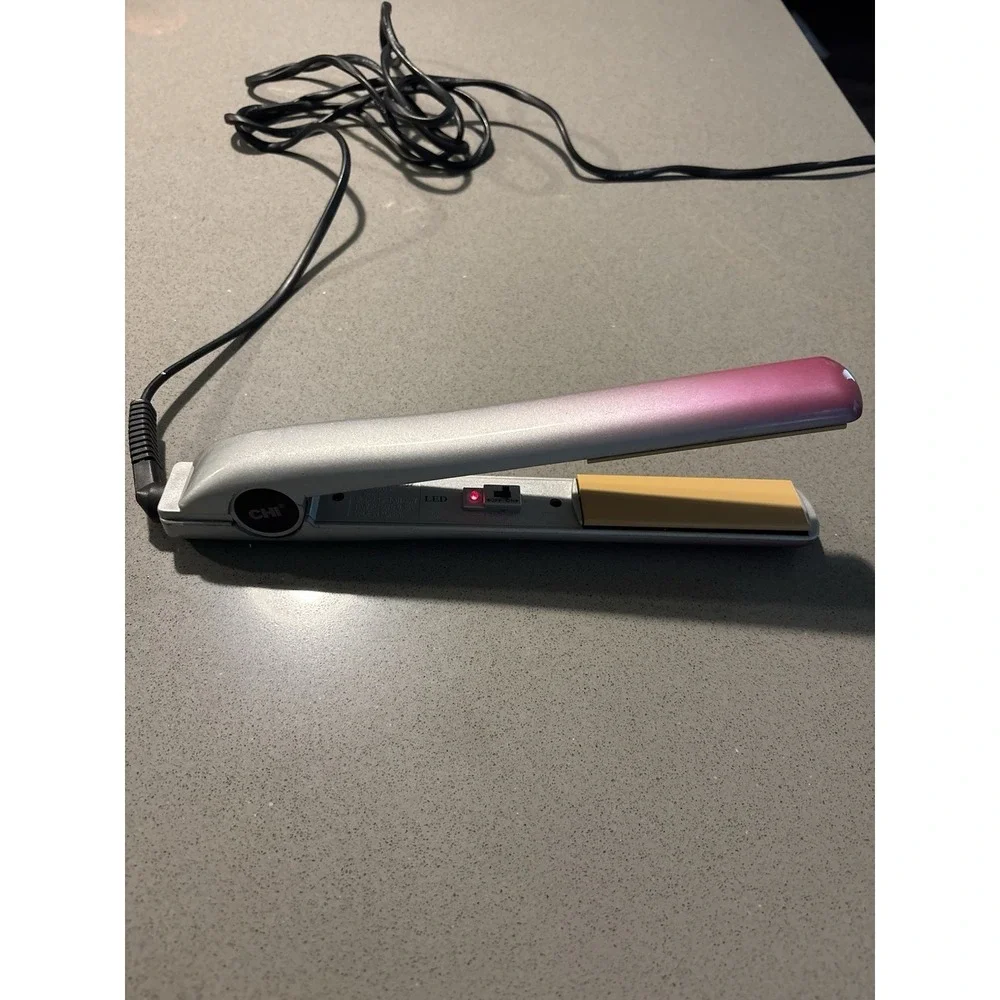 CHI Global Beauty Network GF1001 1 Inch Ceramic Flat Iron Hair Straightener